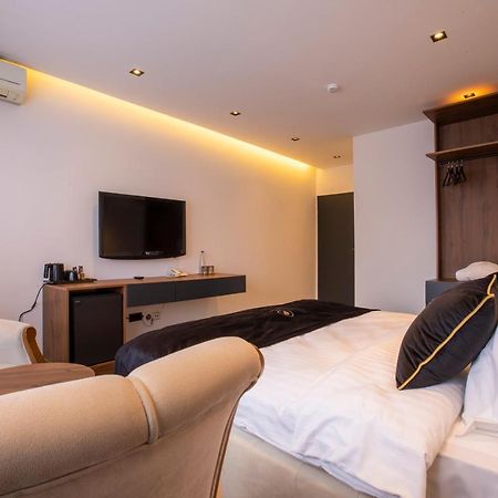 Plaza Boutique Hotel 普里什蒂纳 外观 照片