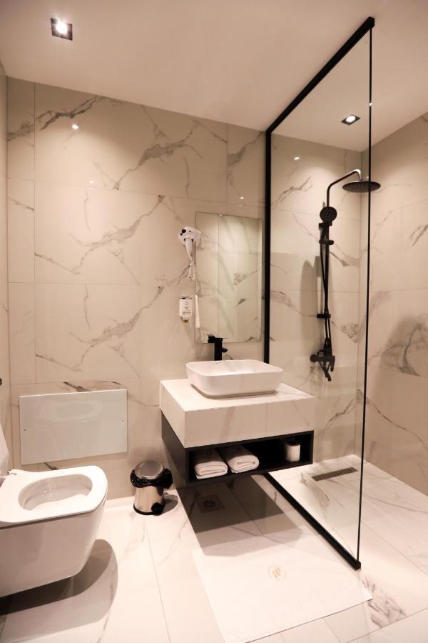 Plaza Boutique Hotel 普里什蒂纳 外观 照片